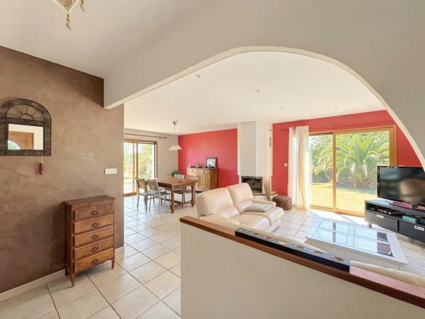Maison familiale de 132m², sous-sol complet, 4 chambres et 1 bureau - Kervignac.