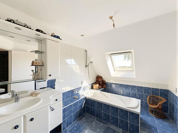 Maison familiale de 132m², sous-sol complet, 4 chambres et 1 bureau - Kervignac.