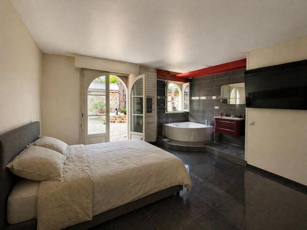 Rez-de-jardin avec jardin privatif -Esprit maison -La Garenne-Colombes