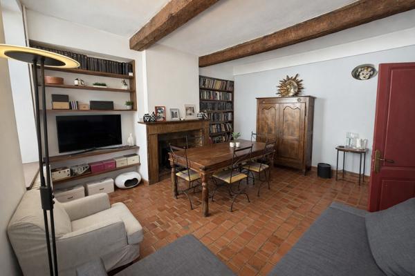 Maison de caractère à vendre dans la Bastide de Carcassonne avec patio, toit terrasse et 4 chambres