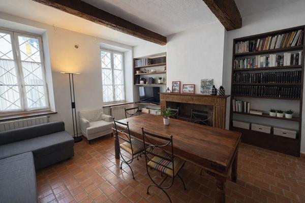 Maison de caractère à vendre dans la Bastide de Carcassonne avec patio, toit terrasse et 4 chambres