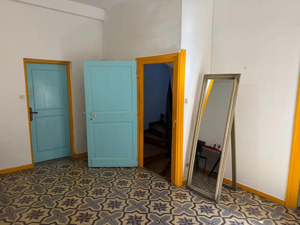 Maison de caractère à vendre dans la Bastide de Carcassonne avec patio, toit terrasse et 4 chambres