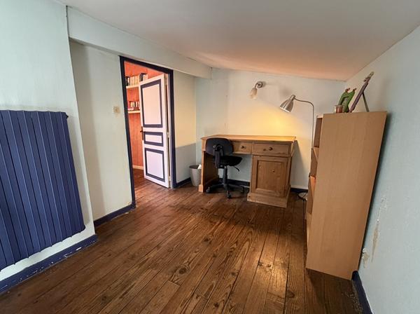 Maison de caractère à vendre dans la Bastide de Carcassonne avec patio, toit terrasse et 4 chambres