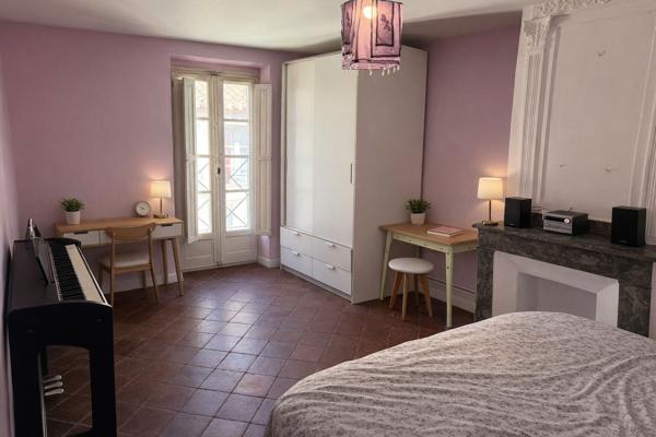 Maison de caractère à vendre dans la Bastide de Carcassonne avec patio, toit terrasse et 4 chambres