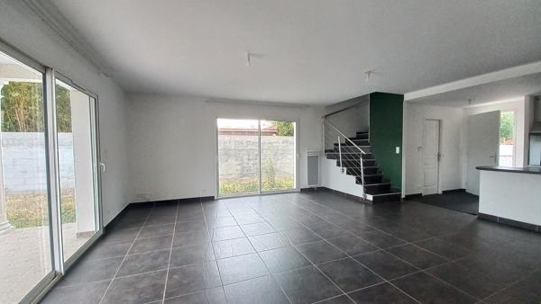 31600 EAUNES: Loue maison T5