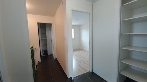 31600 EAUNES: Loue maison T5