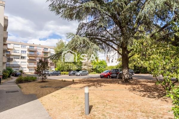 Véritable opportunité sur le quai d'Artois face à la Marne!