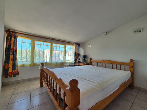 Maison 3 faces + Piscine + appartement T2
