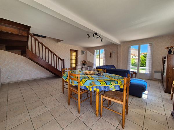 Maison 3 faces + Piscine + appartement T2