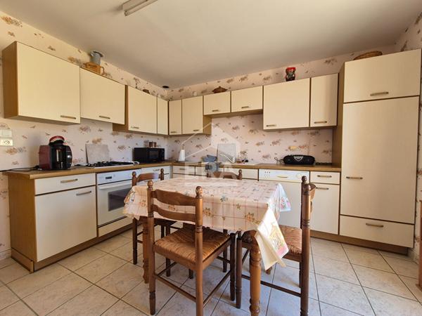 Maison 3 faces + Piscine + appartement T2