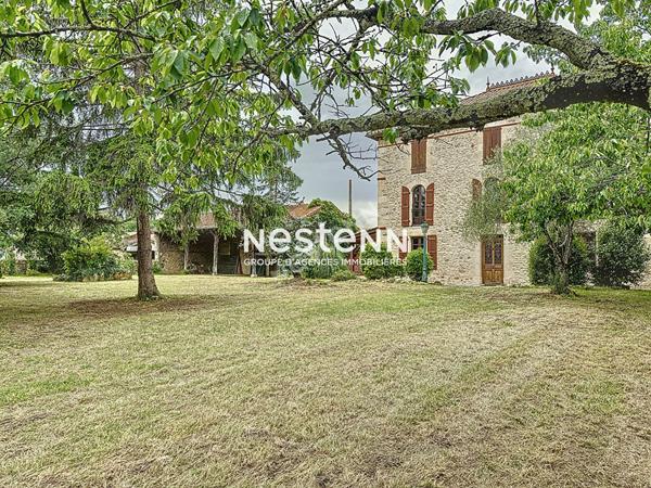 A vendre Maison Pavie 6 pièces 158 m2 jardin clôturé