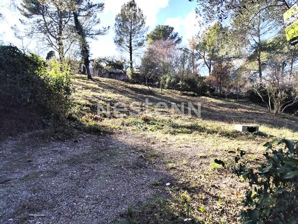 Terrain constructible 1323 m², PC 213 m², piscine