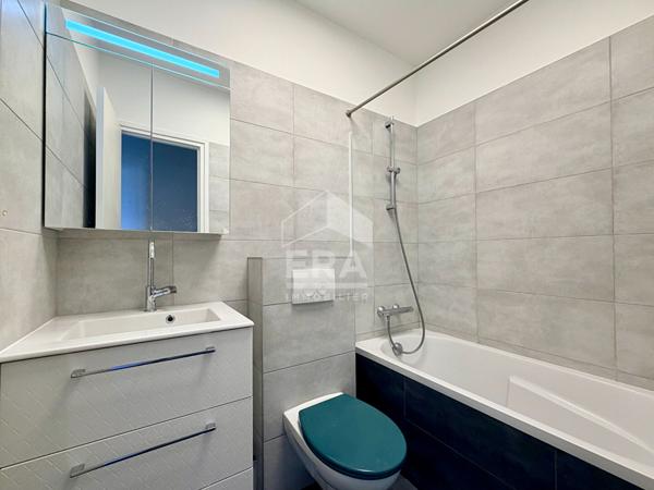 Appartement 4 pièces traversant avec balcon, cave et parking à Sèvres Rive Gauche