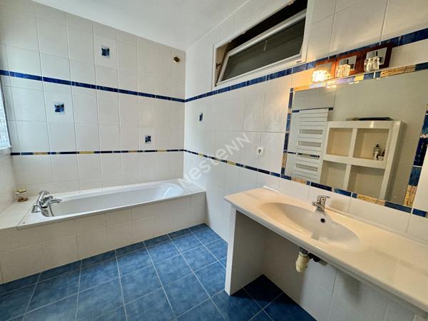 Maison à vendre Avrillé secteur Domaine de l'étang - 6 chambres - double garage, jardin