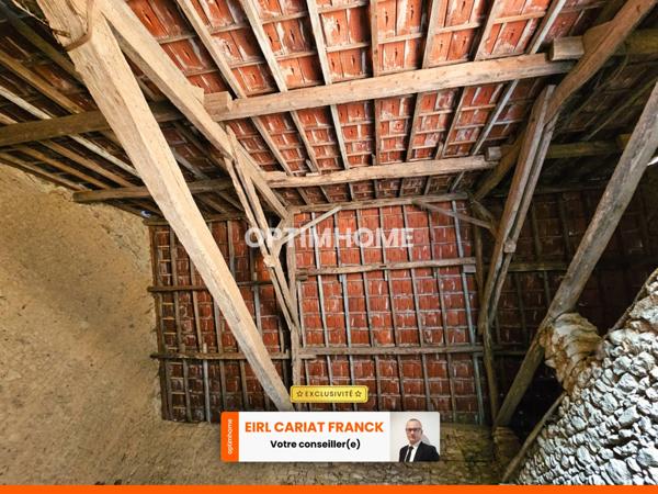 GRANGE AVEC ANCIENNE MAISON A RENOVER SUR DE 131.9 M² AVEC TERRAIN SUR 410 M² DE TERRAIN CLOS :