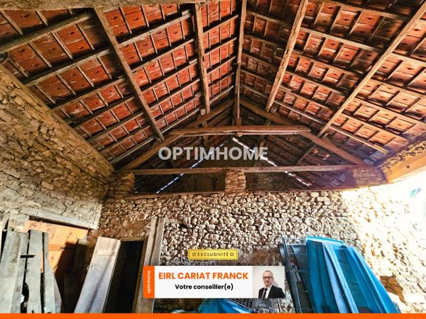 GRANGE AVEC ANCIENNE MAISON A RENOVER SUR DE 131.9 M² AVEC TERRAIN SUR 410 M² DE TERRAIN CLOS :