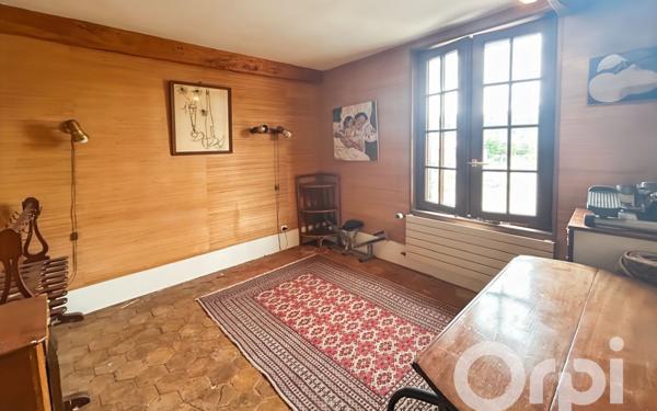 Maison à vendre    9 pièces •  Gisors