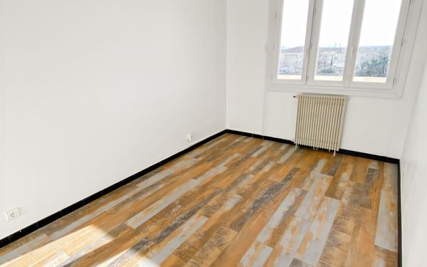 Appartement à louer    3 pièces • 75,20 m2 Donzère
