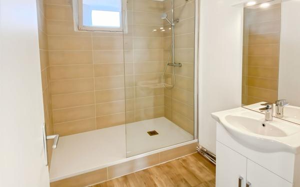 Appartement à louer    3 pièces • 75,20 m2 Donzère