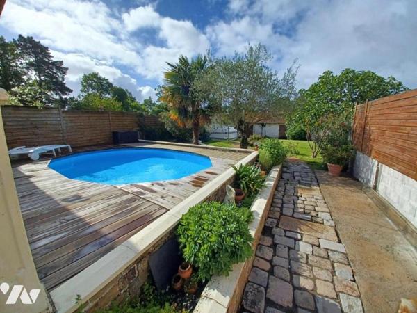 Couëron Bourg, maison en pierre rénovée, 5 ch