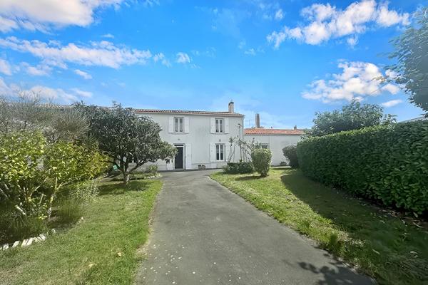 Maison 4 chambres - 168 m², Verines 17540