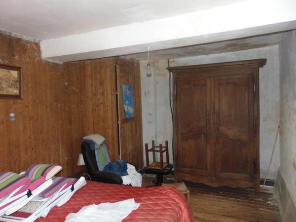 Corps de ferme en pierre, 103 m², 2 dépendances, terrain 8900m², Bellou en Houlme