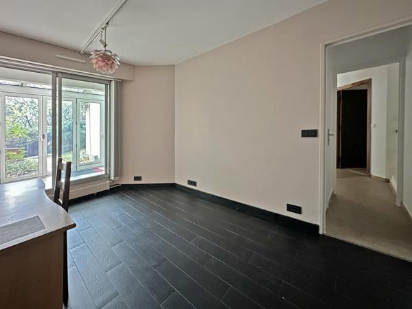 Nanterre (92000) Duplex de 5 pièces de 137,03 m² avec les deux vérandas, un double garage, un jardinet et un sous-sol total
