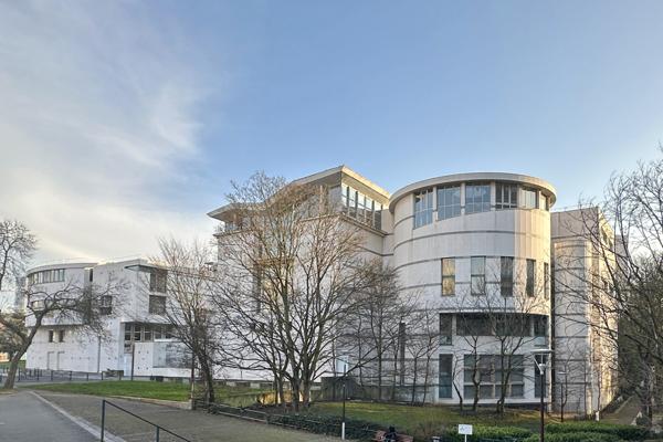 Nanterre (92000) Duplex de 5 pièces de 137,03 m² avec les deux vérandas, un double garage, un jardinet et un sous-sol total