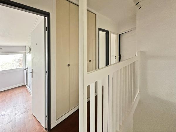 Nanterre (92000) Duplex de 5 pièces de 137,03 m² avec les deux vérandas, un double garage, un jardinet et un sous-sol total