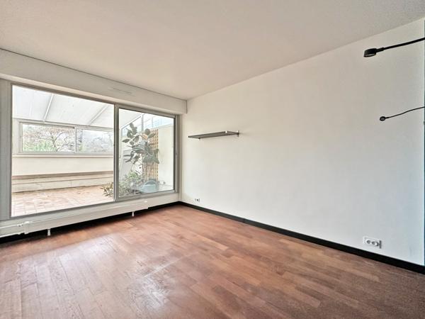 Nanterre (92000) Duplex de 5 pièces de 137,03 m² avec les deux vérandas, un double garage, un jardinet et un sous-sol total
