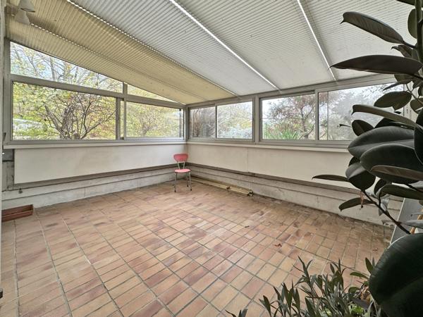 Nanterre (92000) Duplex de 5 pièces de 137,03 m² avec les deux vérandas, un double garage, un jardinet et un sous-sol total