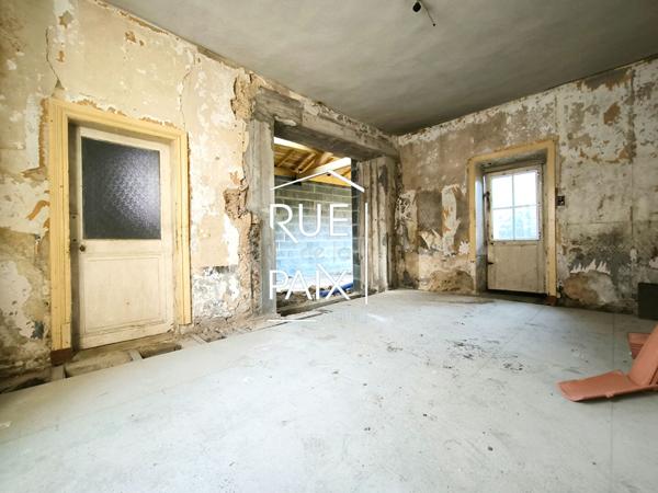 79200 PARTHENAY Maison à fort potentiel au coeur de Parthenay