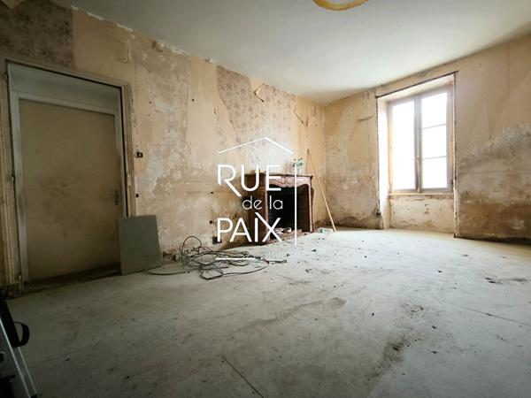 79200 PARTHENAY Maison à fort potentiel au coeur de Parthenay