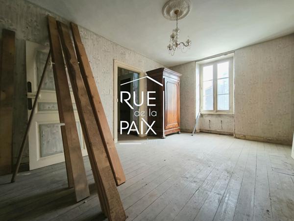 79200 PARTHENAY Maison à fort potentiel au coeur de Parthenay