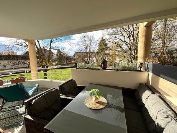 Parking + appartement