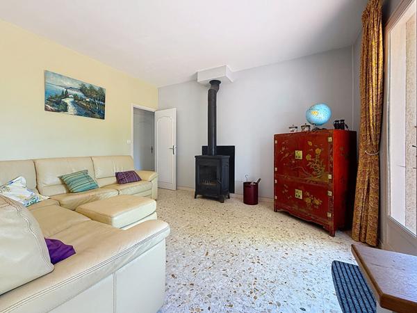 EXCLUSIVITE MONTVENDRE Maison de 127 m² plain pied 4 chambres sur parcelle de 6 100 m²