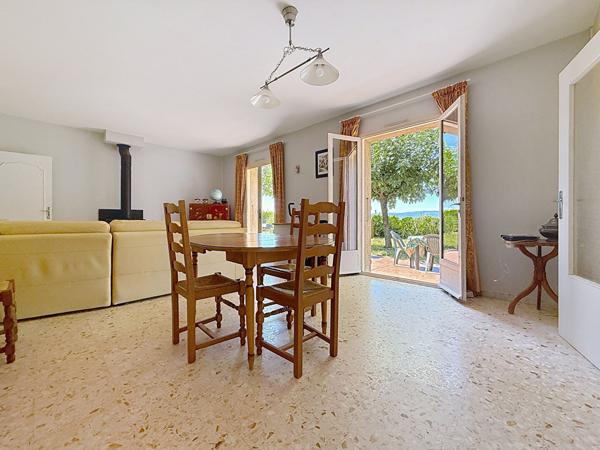 EXCLUSIVITE MONTVENDRE Maison de 127 m² plain pied 4 chambres sur parcelle de 6 100 m²