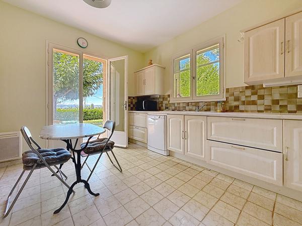 EXCLUSIVITE MONTVENDRE Maison de 127 m² plain pied 4 chambres sur parcelle de 6 100 m²