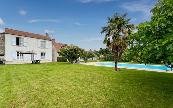 Maison à vendre    7 pièces •  Baule