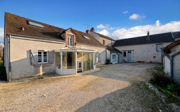 Maison à vendre    7 pièces •  Baule