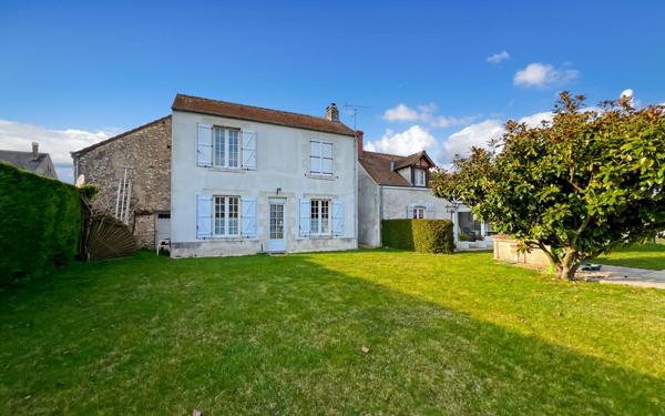 Maison à vendre    7 pièces •  Baule