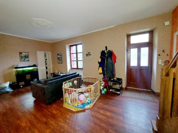 MAISON 3 CHAMBRES + DEPENDANCES - 53100 MAYENNE Réf. 53053 | 199 000 €