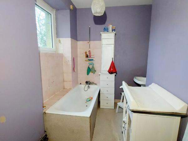 MAISON 3 CHAMBRES + DEPENDANCES - 53100 MAYENNE Réf. 53053 | 199 000 €