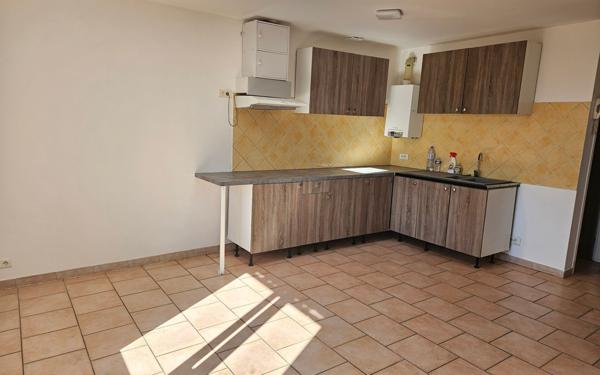 Appartement à louer    3 pièces •  Cadenet