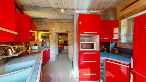 Ici, chaque pierre murmure le passé… et accueille votre avenir.