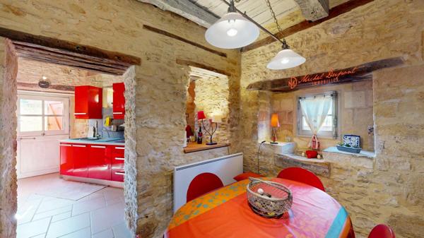 Ici, chaque pierre murmure le passé… et accueille votre avenir.