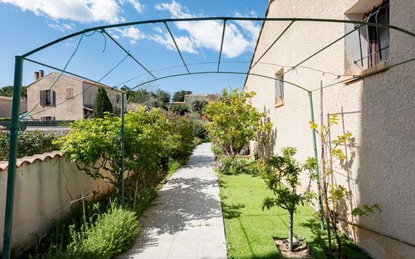 Maison à vendre    3 pièces • 73,51 m2 Sanary-sur-Mer