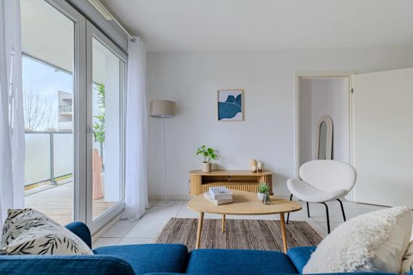 Appartement à louer 2 pièces BORDEAUX (33), balcon et parking