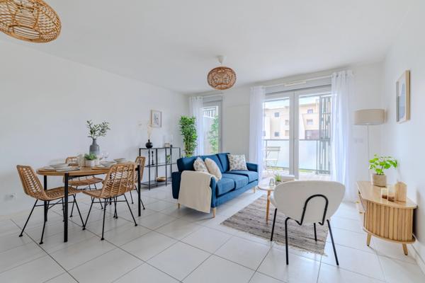 Appartement à louer 2 pièces BORDEAUX (33), balcon et parking