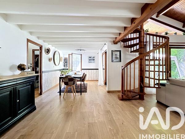 Maison à vendre 6 pièces 152 m² Roullet-Saint-Estèphe